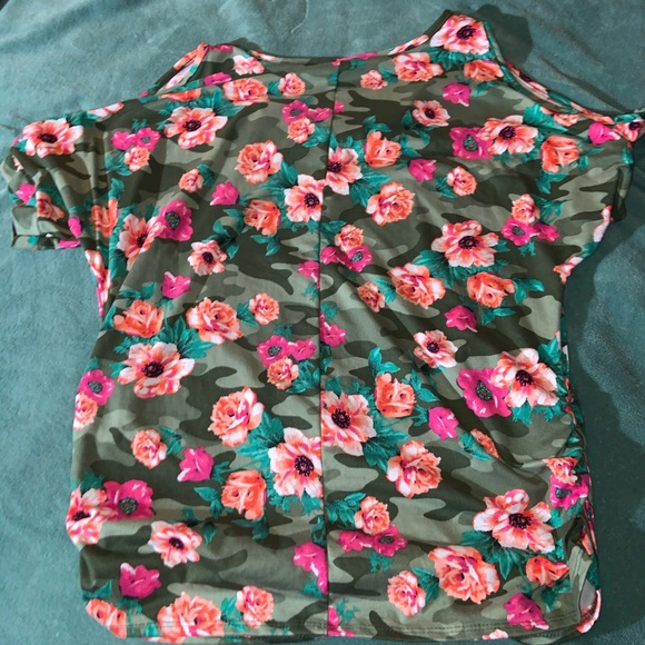 Top - Picture 2 of 2